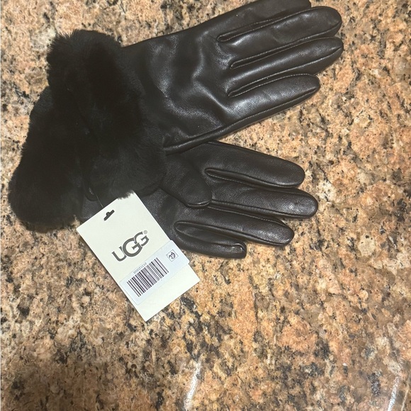 UGG new Fine leather Shearling Shorty gloves Color Black Size small/petite - Picture 3 of 4